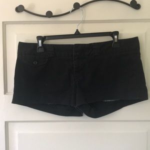 American Eagle “Favorite Short” - Black